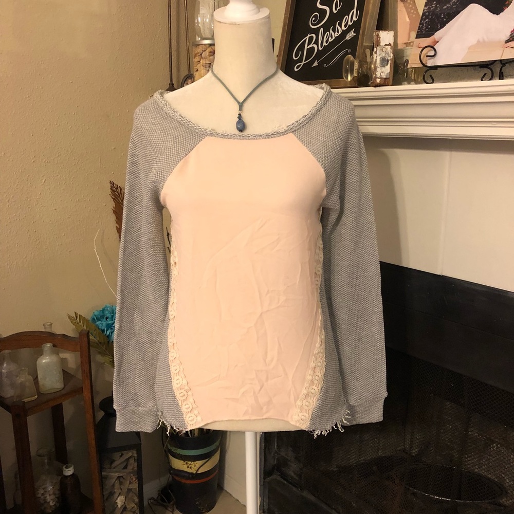 🌴SOLD🌴 NWOT - Daytrip Raw Edge Sweatshirt (B14)